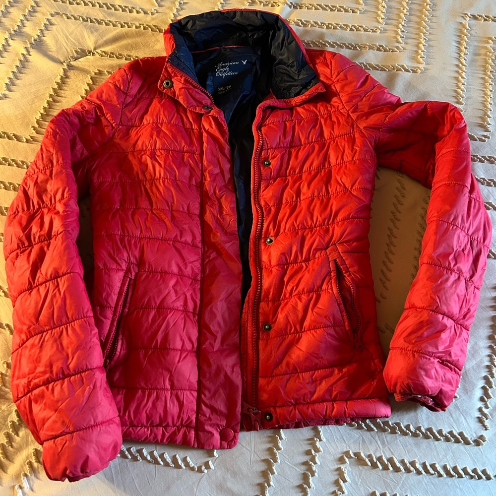American Eagle puffer jacket! XS red